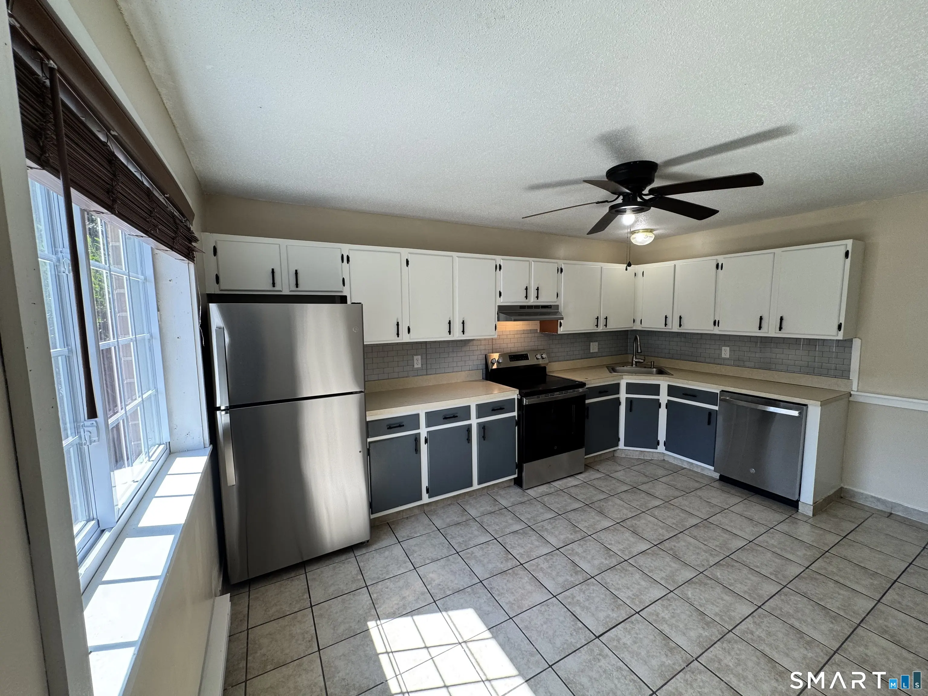 495 Scott Road 3, Waterbury