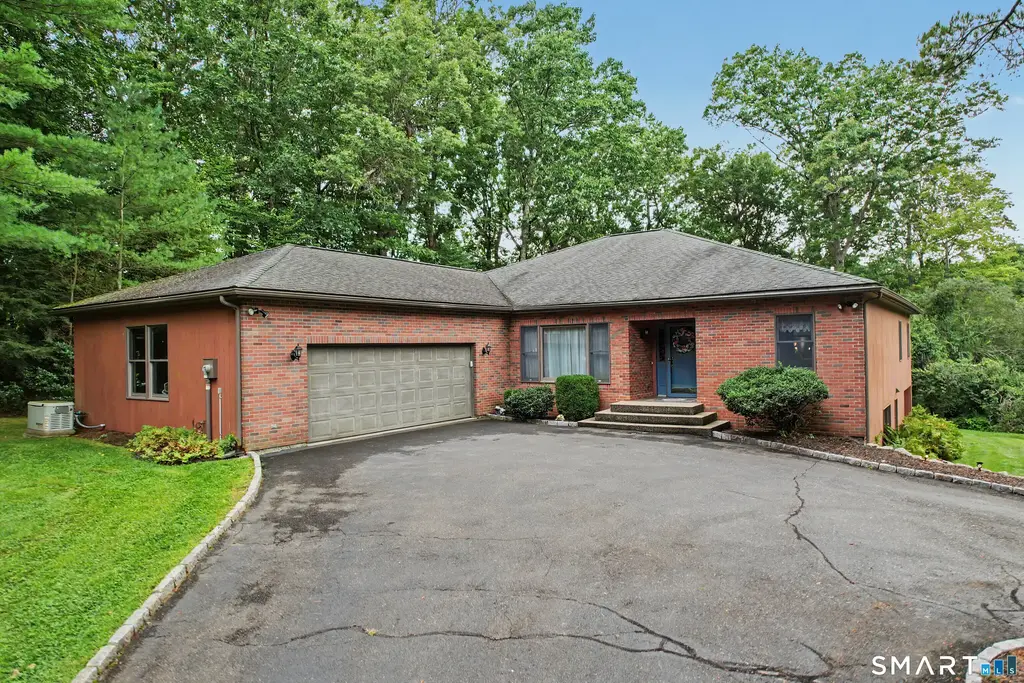 148-b Putnam Park Road, Bethel
