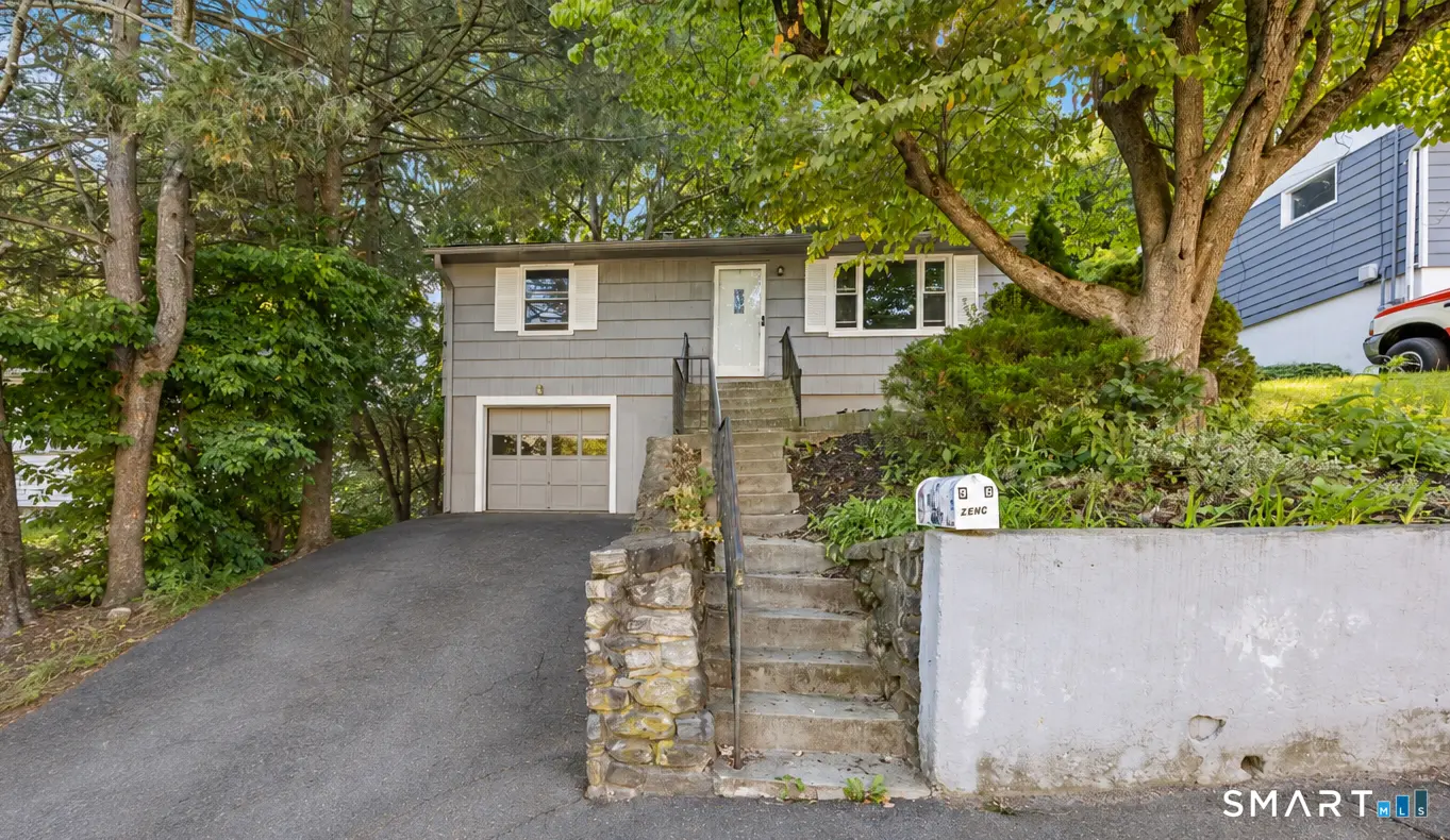 96 Oldham Avenue, Waterbury
