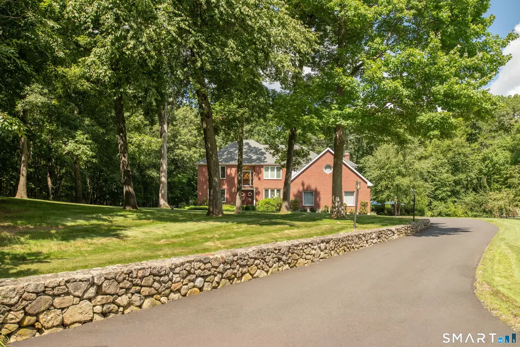 127 Kingswood Drive, Naugatuck