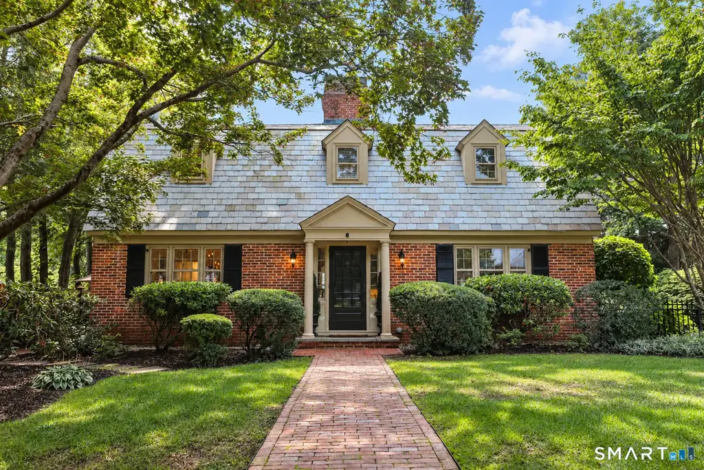 53 Belknap Road, West Hartford