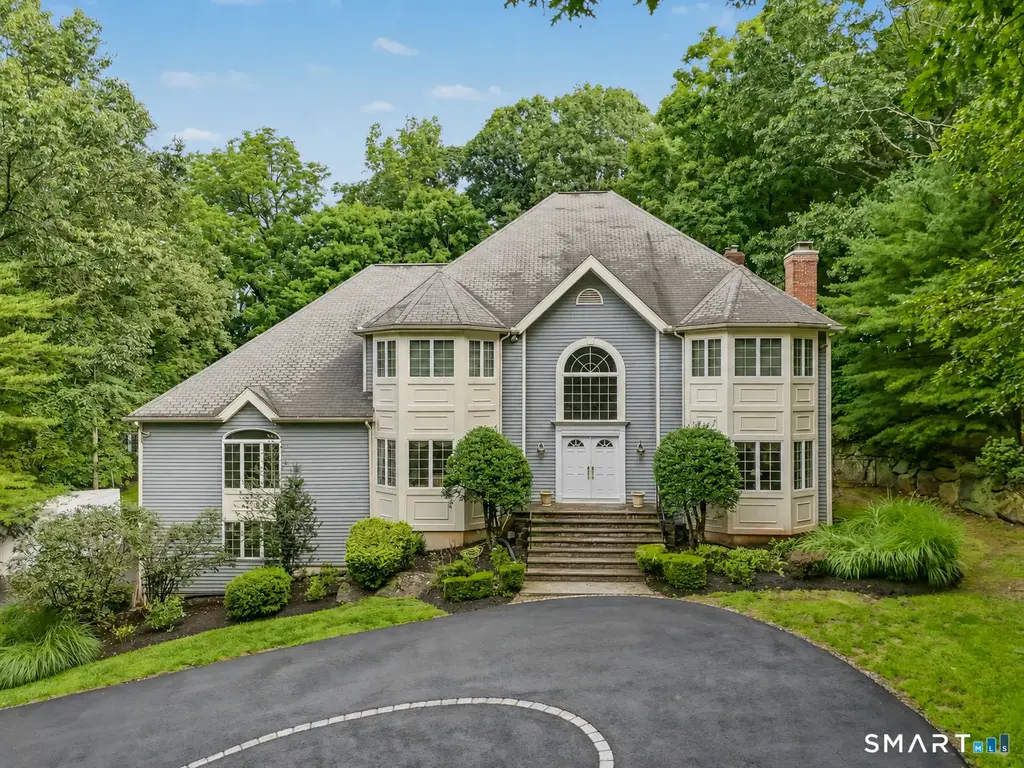 97 Brookhollow Lane, Stamford