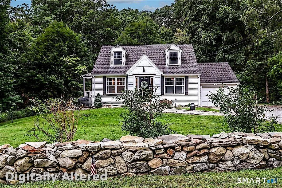 313 Torrington Road, Litchfield