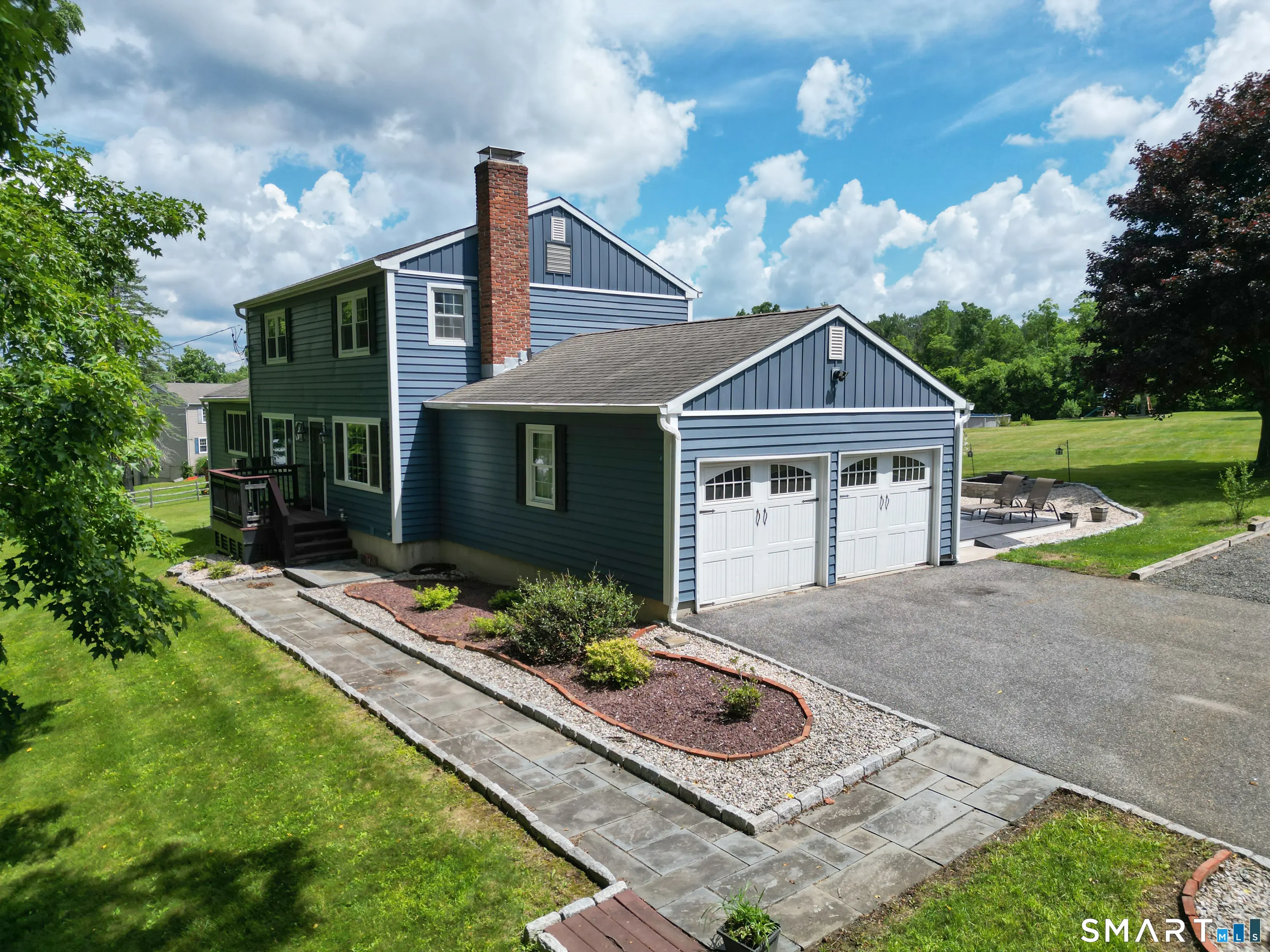 277 Chestnut Land Road, New Milford