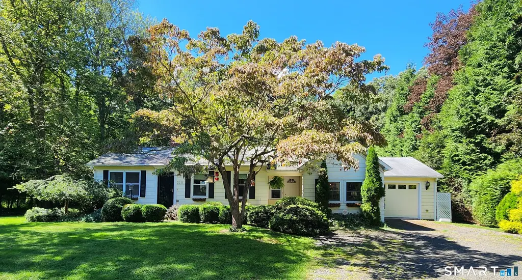 230 Nut Plains Road, Guilford