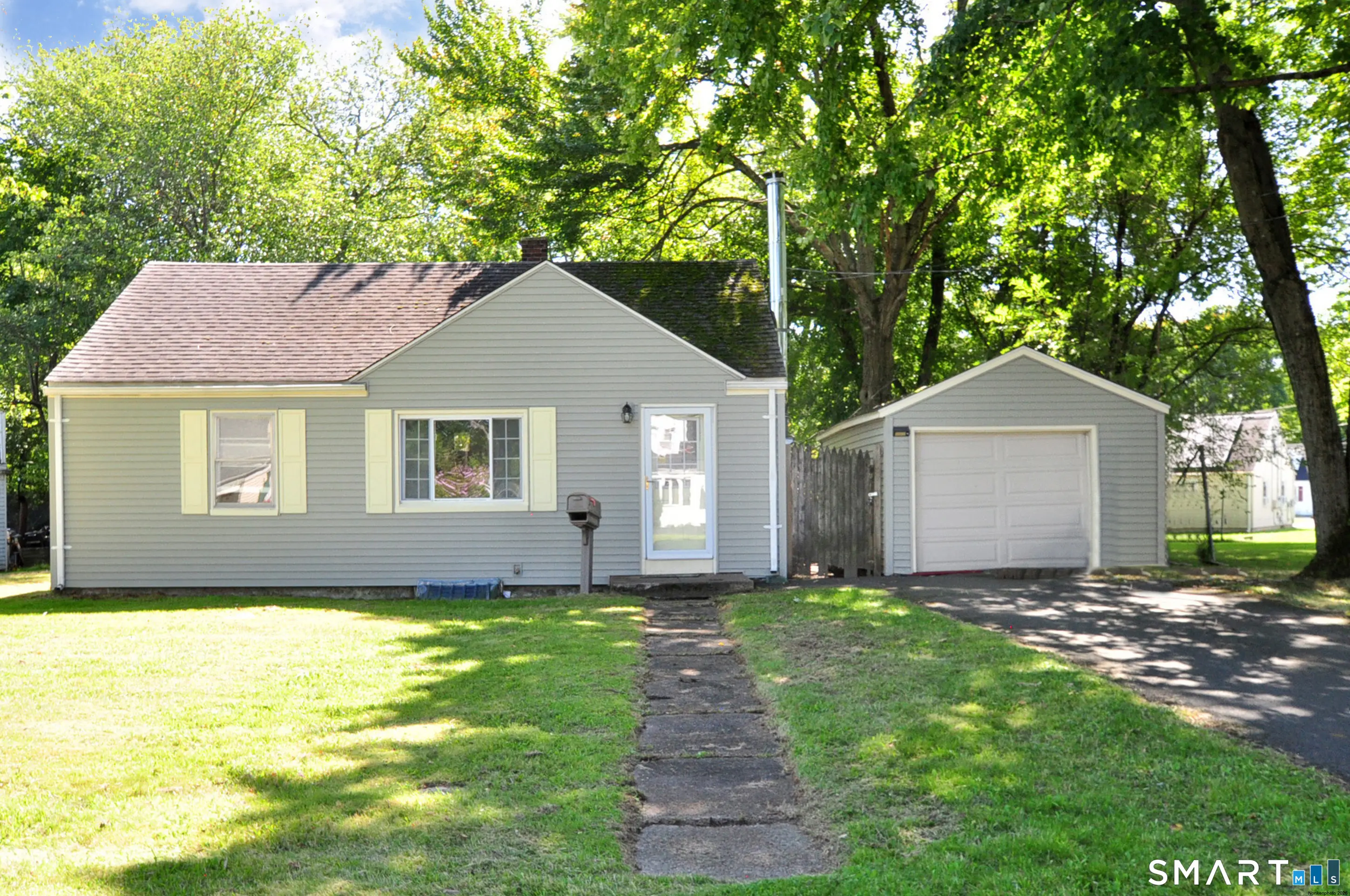 11 Tanglewood Drive, Windsor