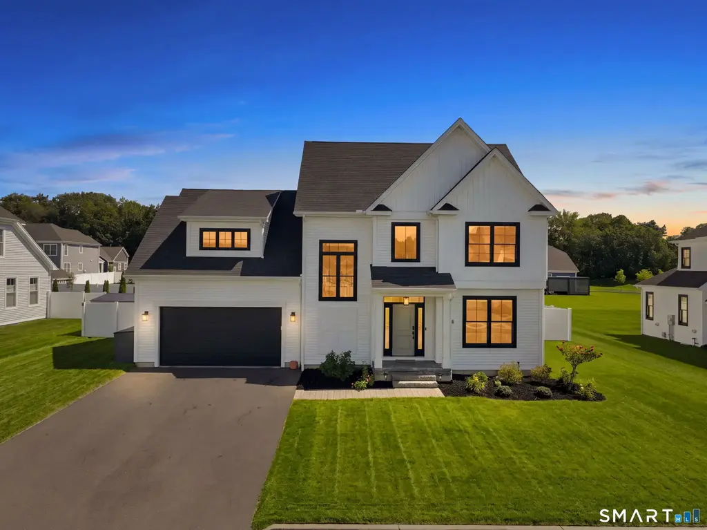 78 Oakwood Circle, Plainville