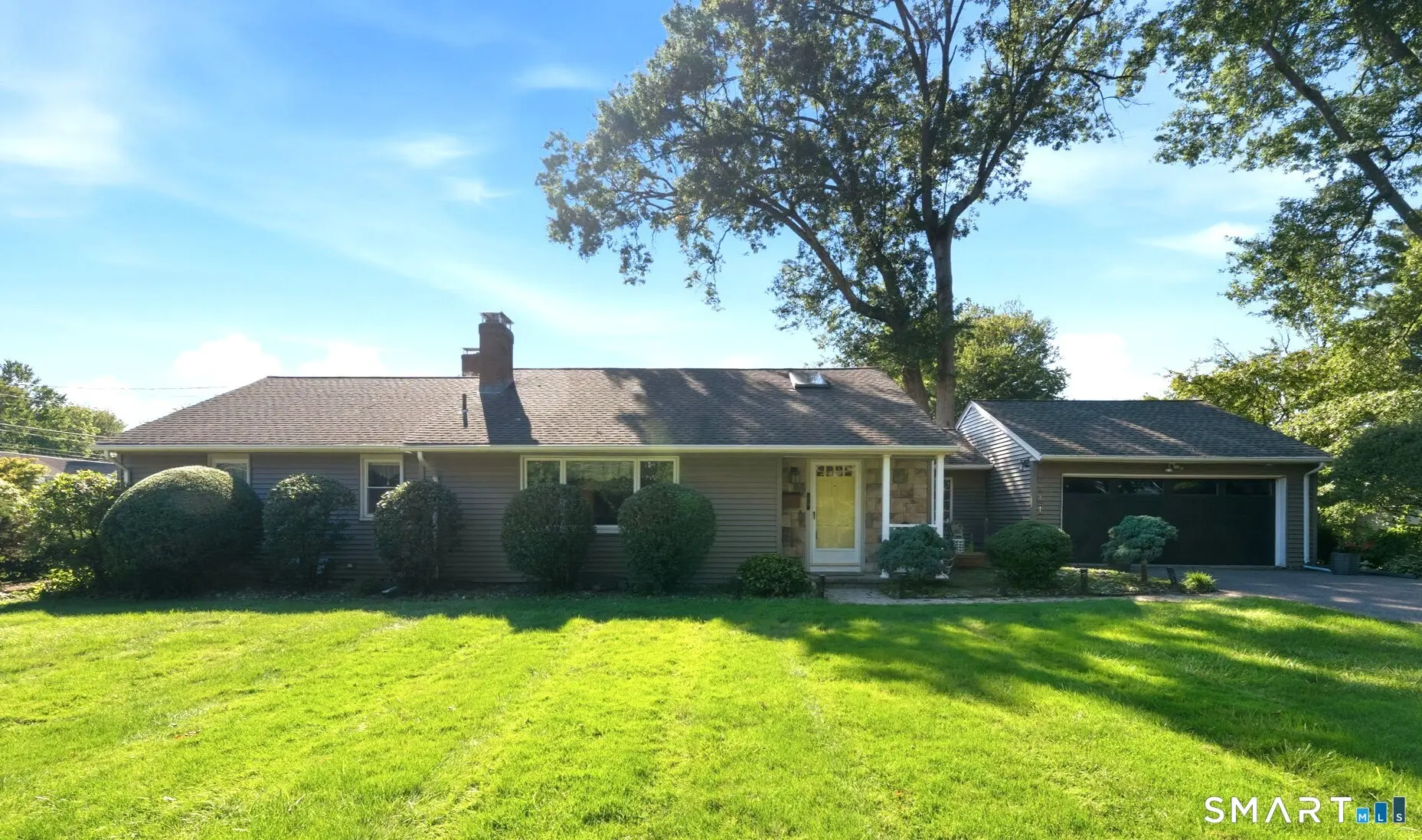 89 Mohegan Drive, West Hartford