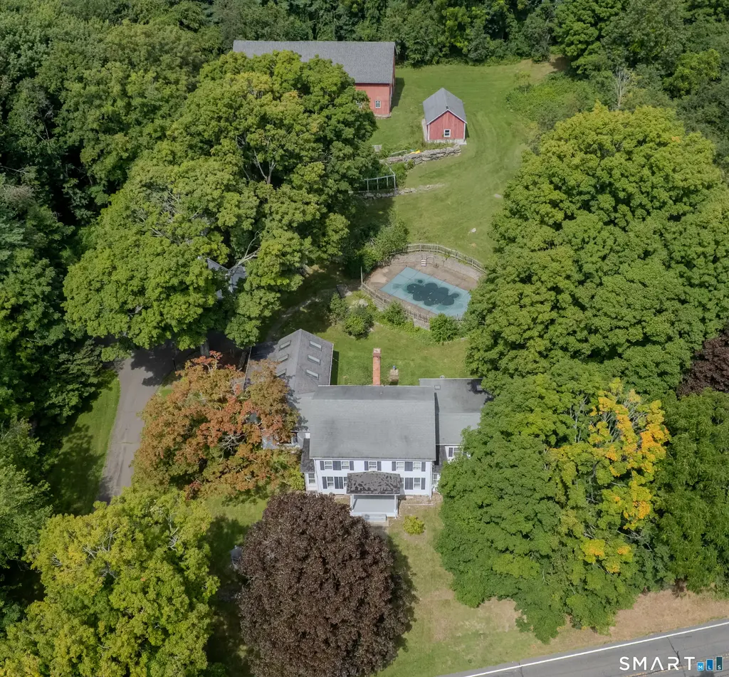 394 Tashua Road, Trumbull