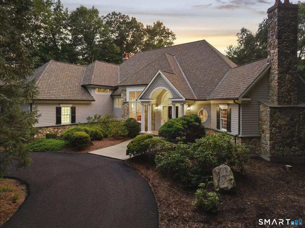 10 Pembroke Hill, Farmington