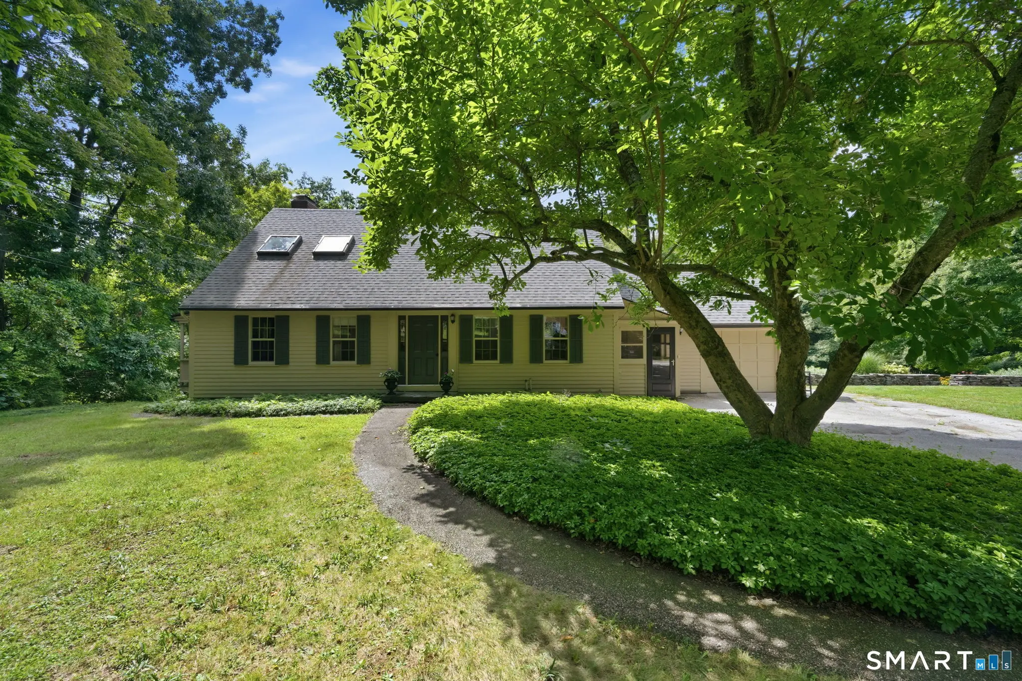1097 Storrs Road, Mansfield