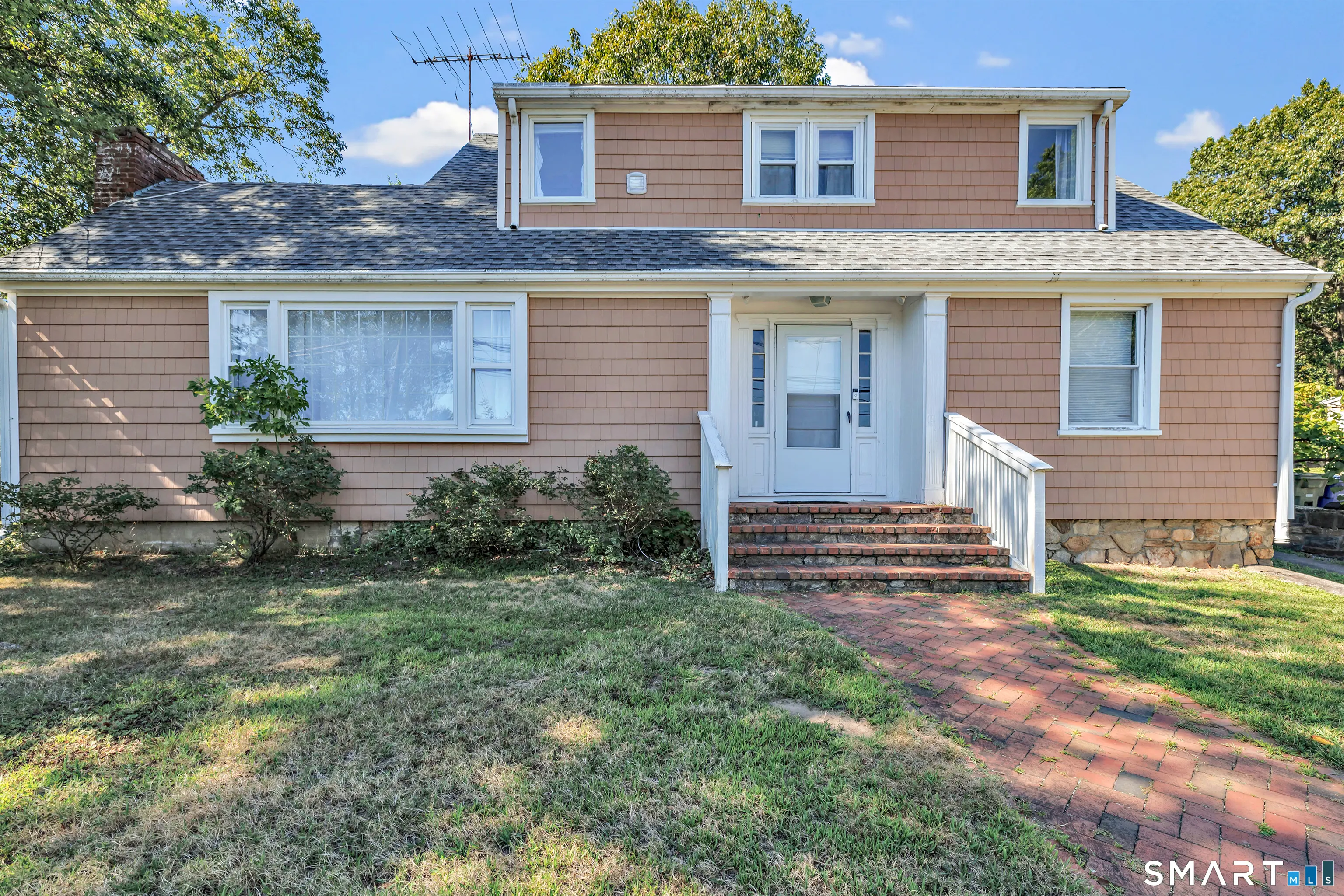 86 Vanguard Street, Bridgeport