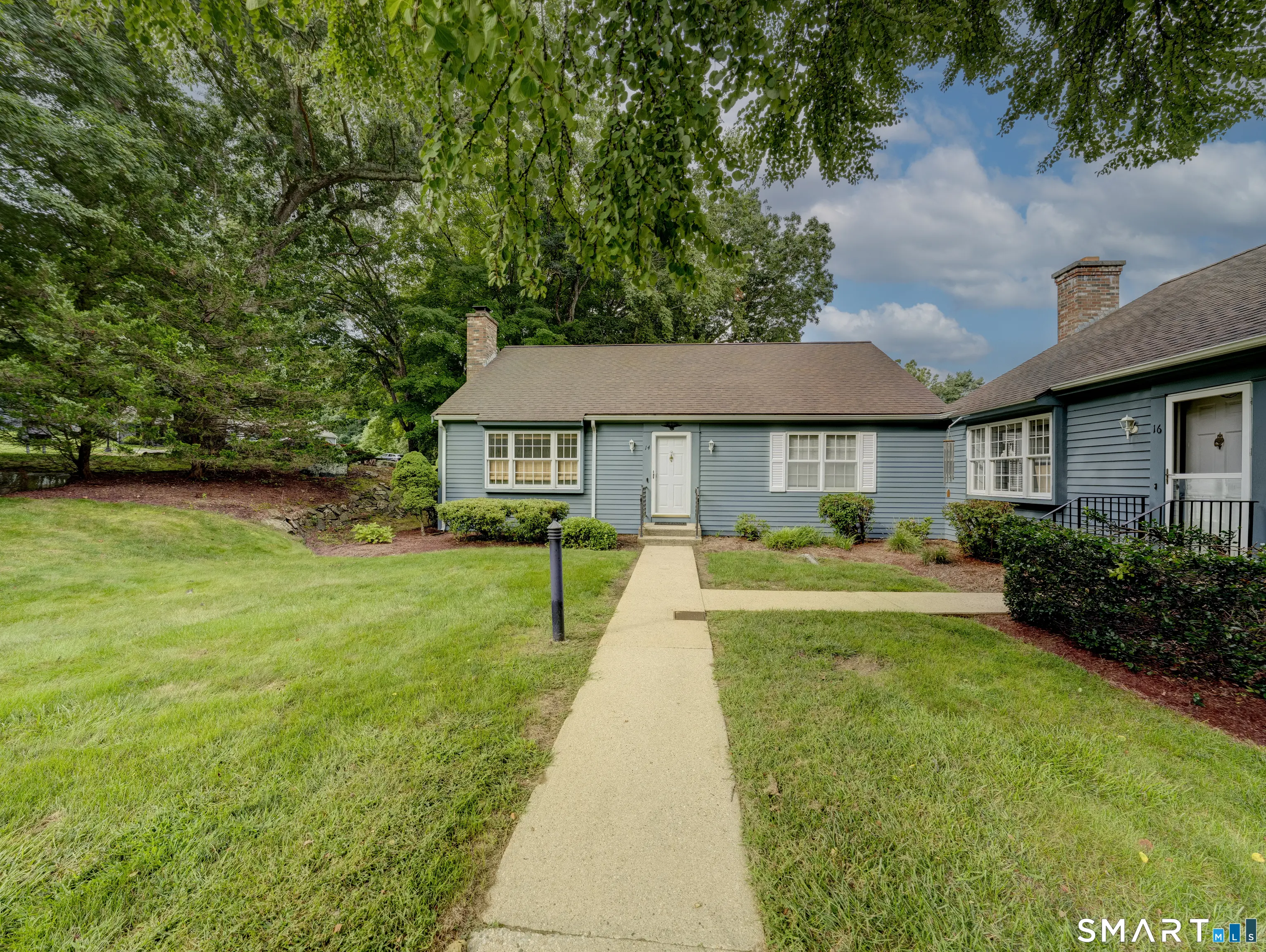 14 Hampshire Road 14, Madison