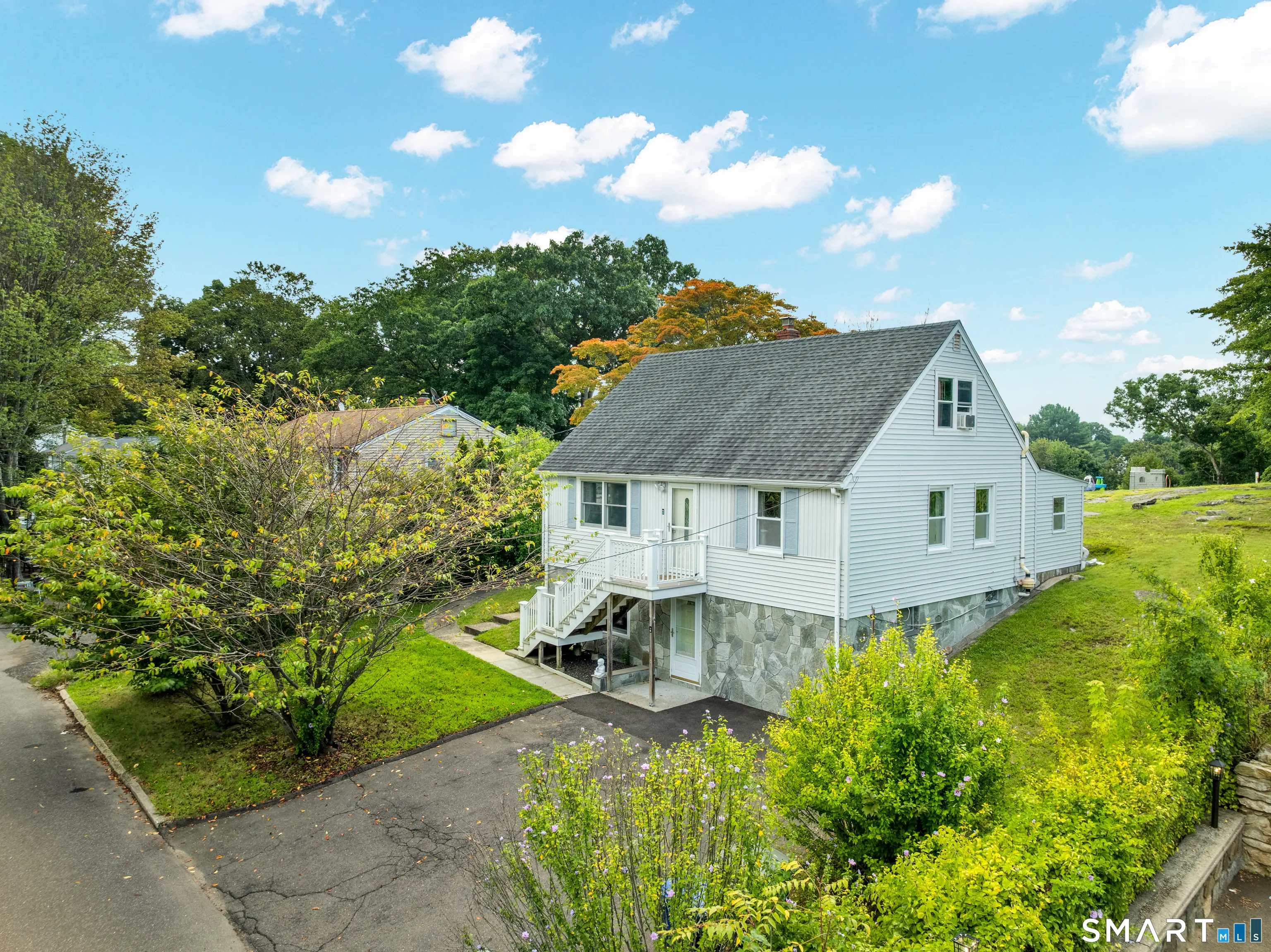 143 Red Oak Road, Bridgeport