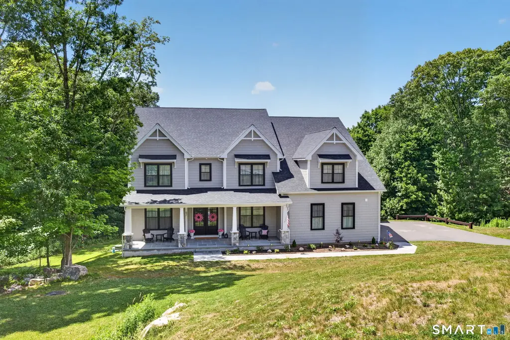 62 Nautilus Way, Stonington