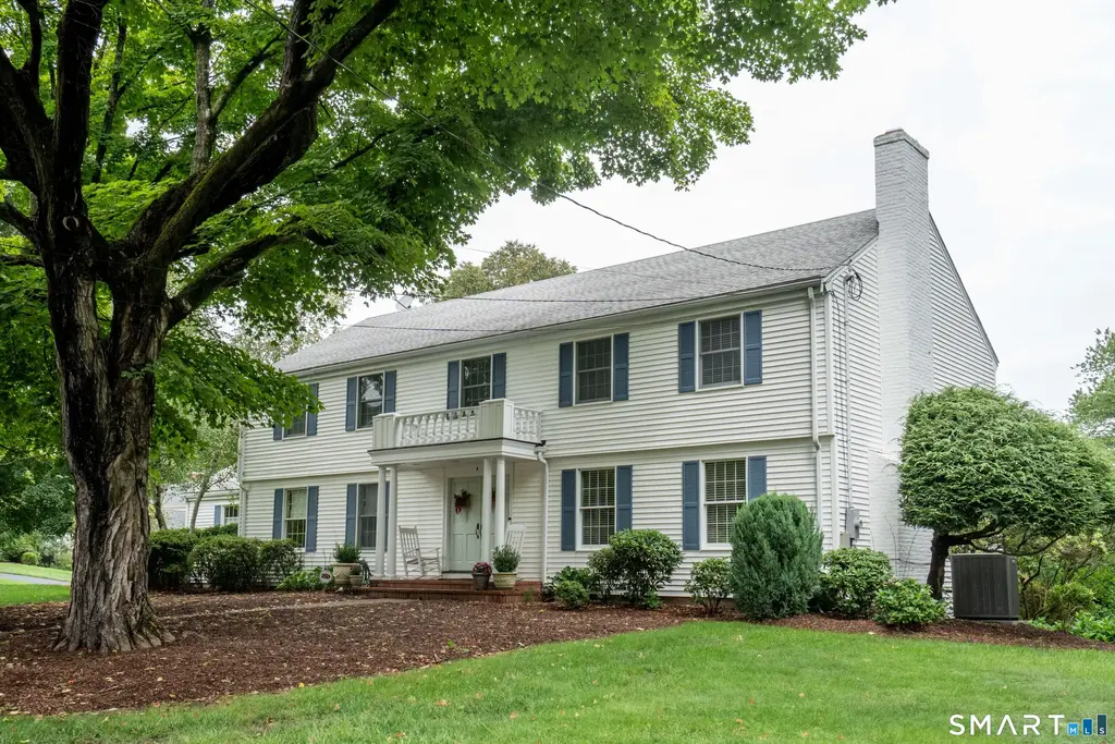4 Manor Lane, West Hartford