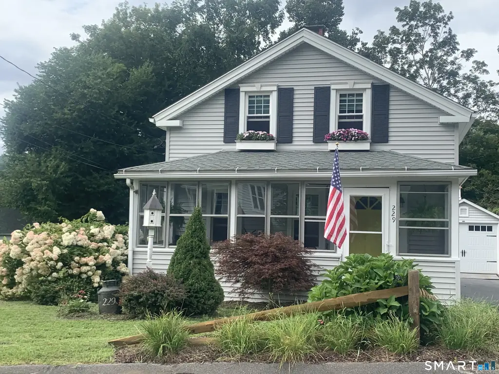229 Jackson Street, Thomaston