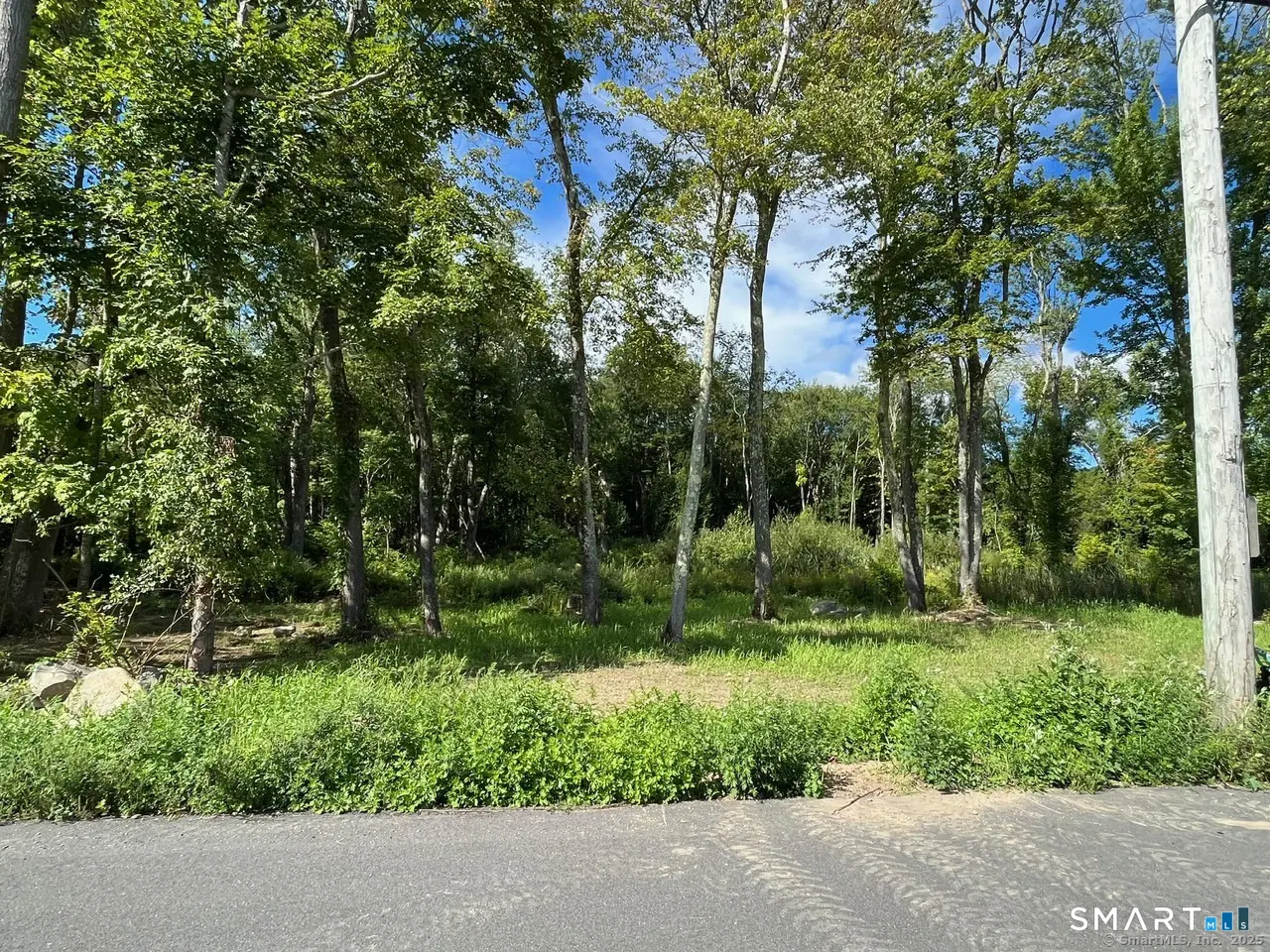 26 100 Acres Road, Newtown