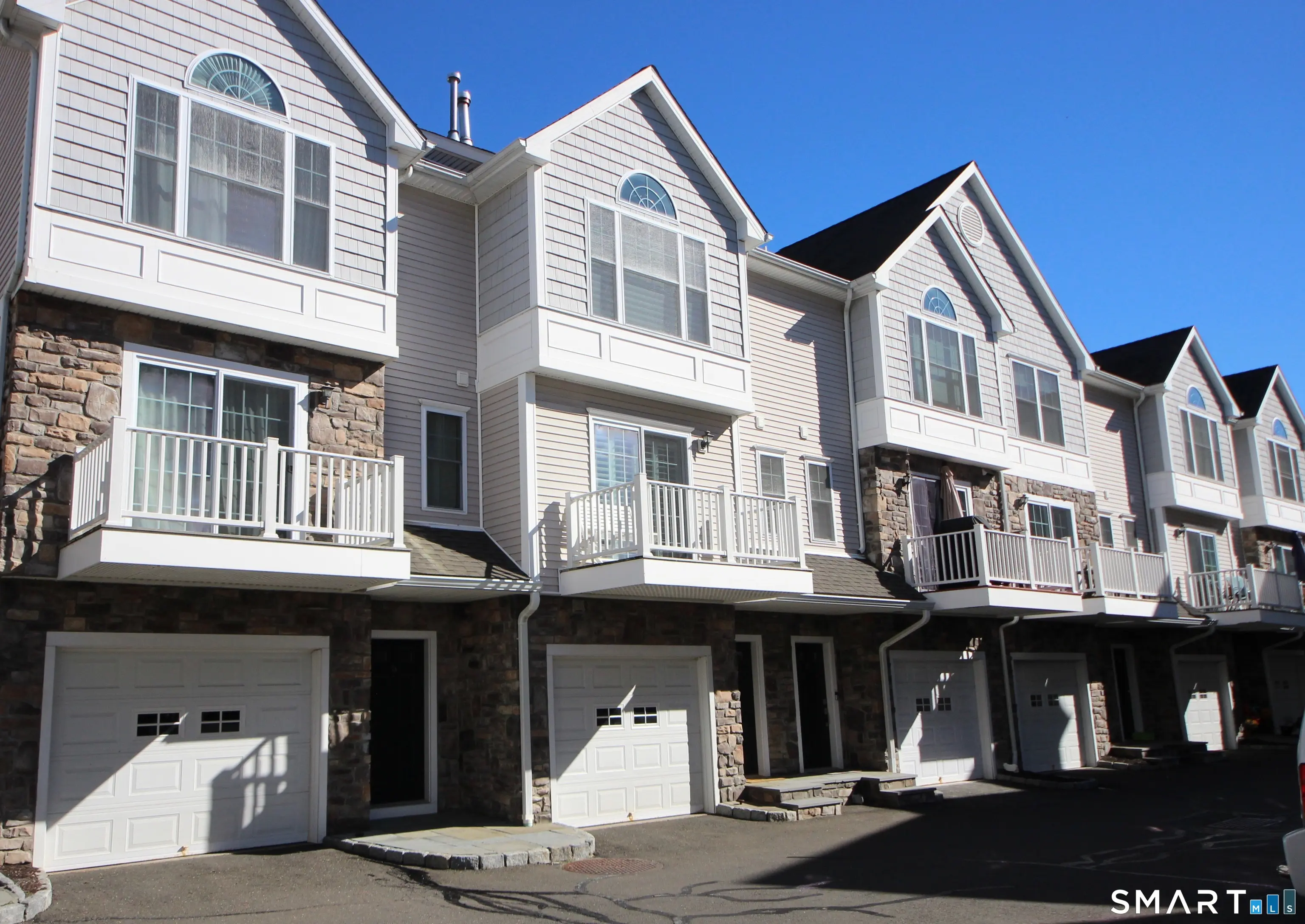 85 Camp Avenue 7b, Stamford