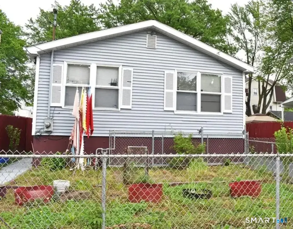 296 Hillside Avenue, Hartford