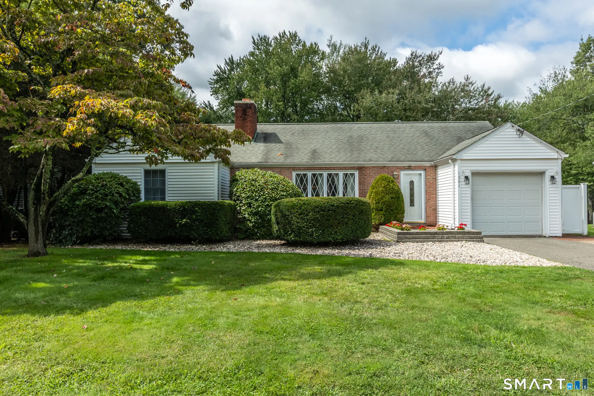 1591 Main Street, Newington