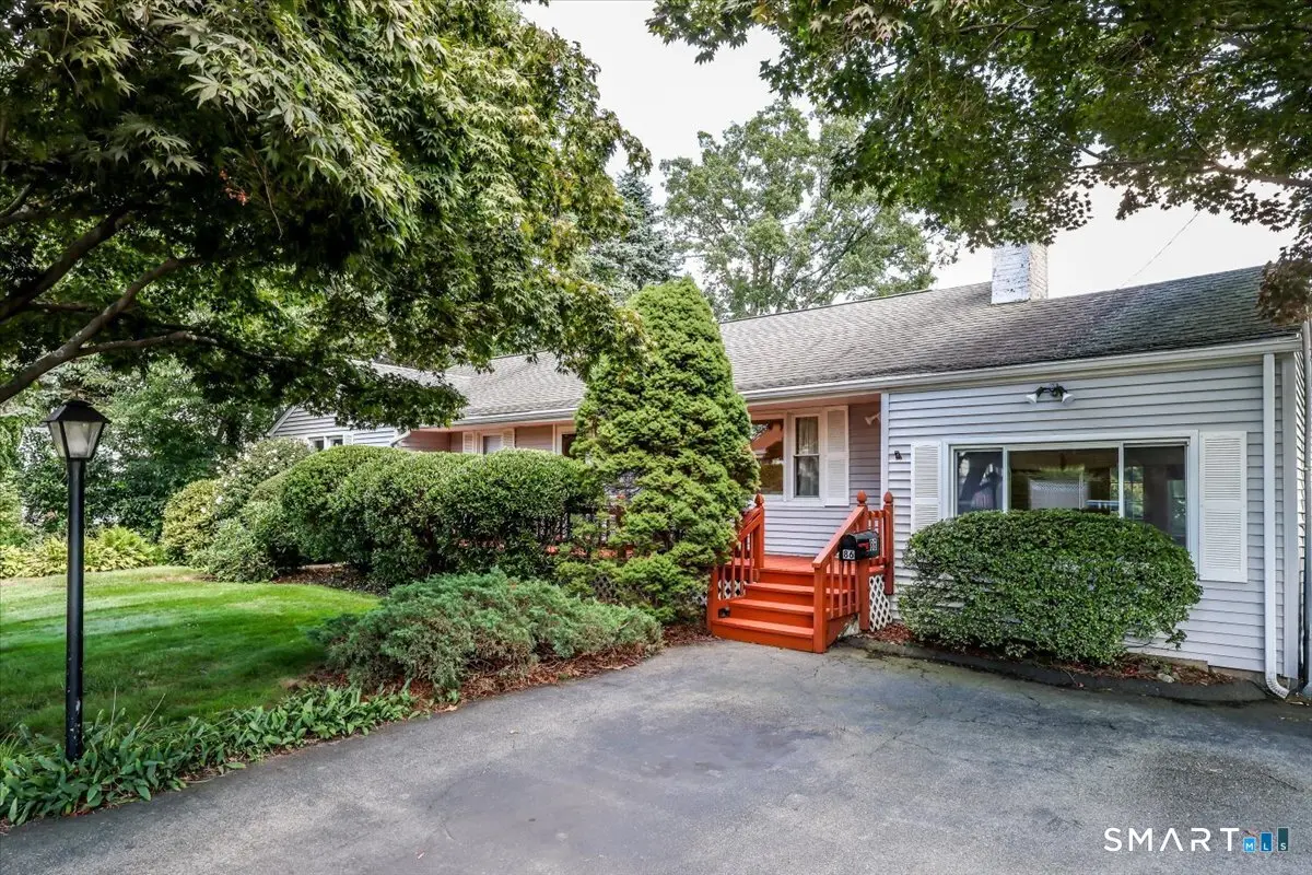 86 Crown Street, Trumbull
