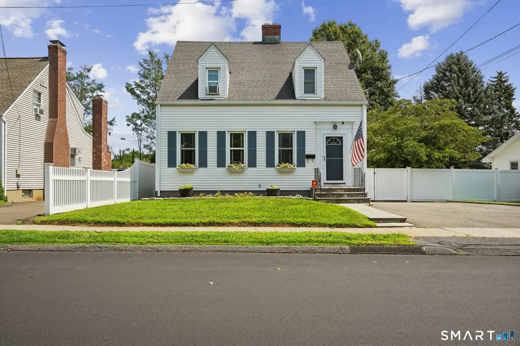 320 Swanson Avenue, Stratford