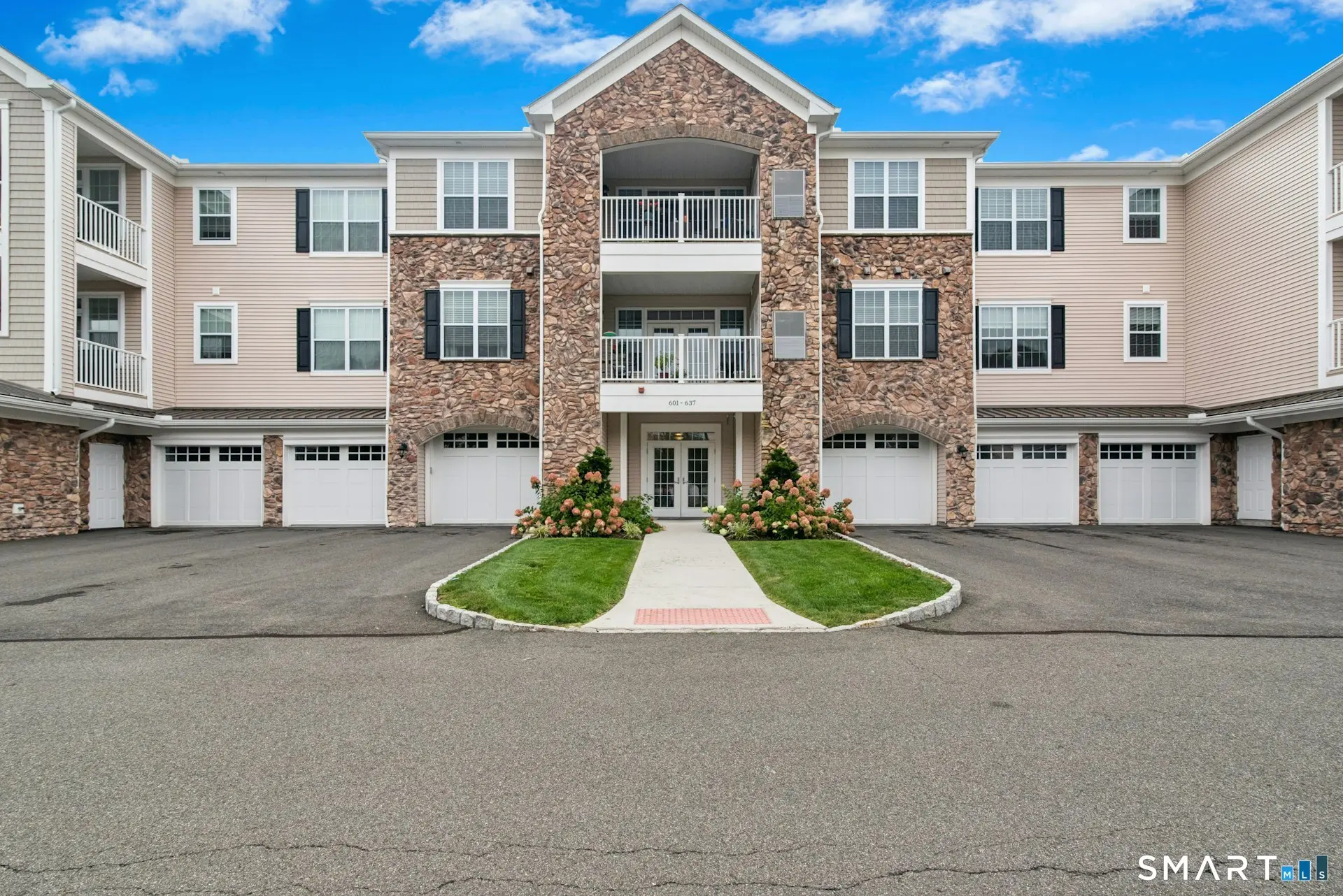 623 Brookside Court 623, Newtown