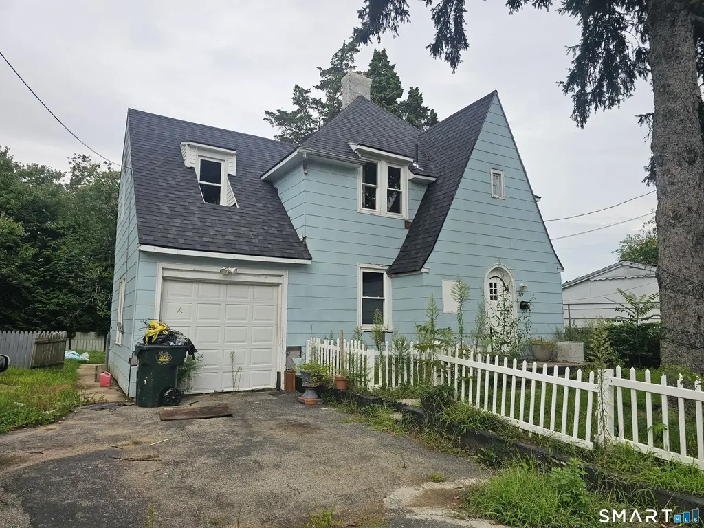 377 Jefferson Avenue, New London
