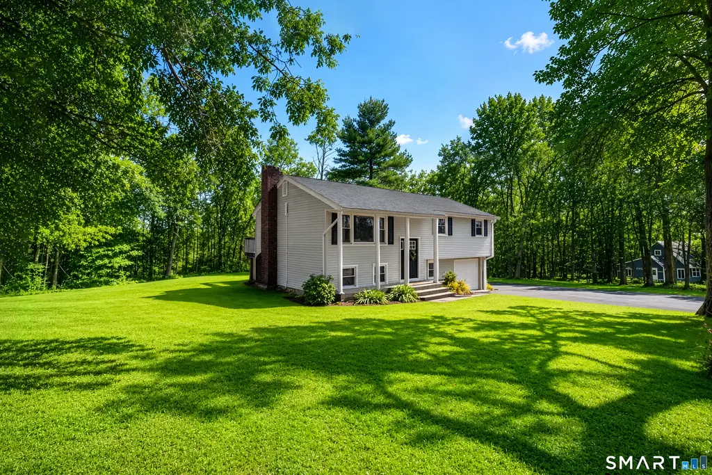50 Cook Road, Tolland