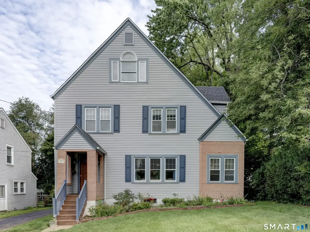 11 Dix Road, Wethersfield