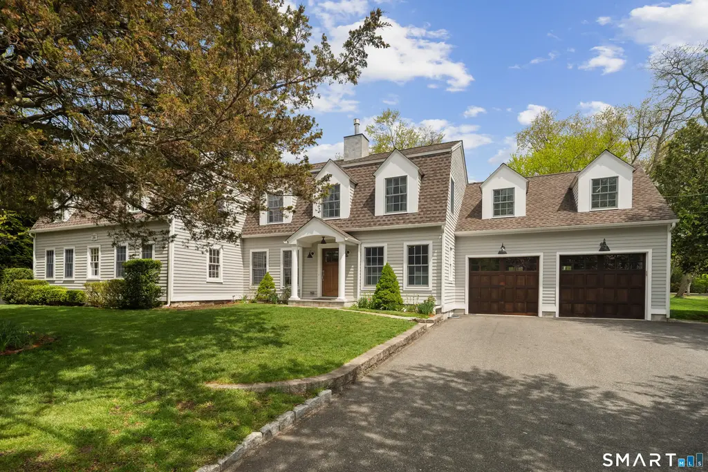 28 Bulkley Avenue North, Westport