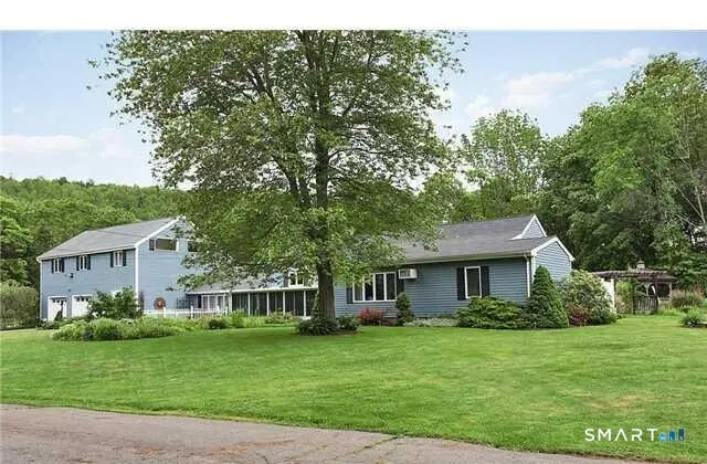 3 Linda Court, North Branford