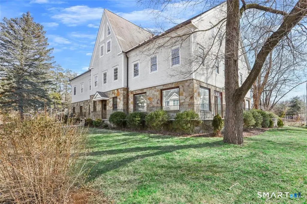 2 Hollyhock Road 10, Wilton