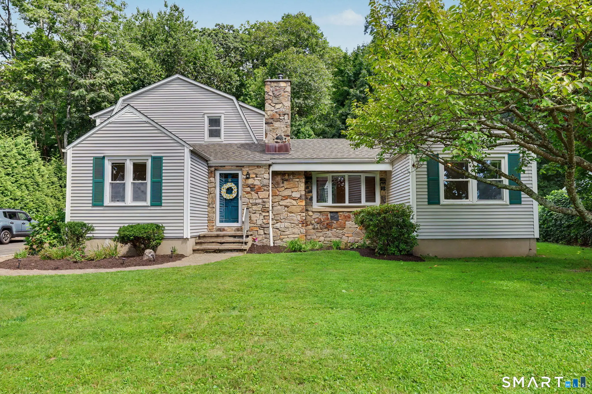 18 Buttonball Trail, Norwalk