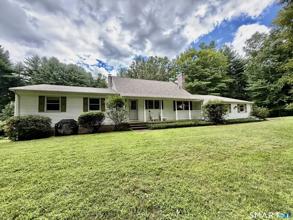 83 Niles Road, Hebron