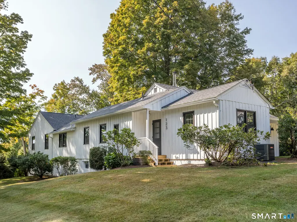 123 Old Litchfield Road, Washington