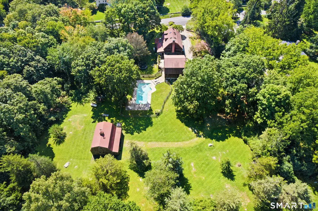 122 Millstone Road, Wilton