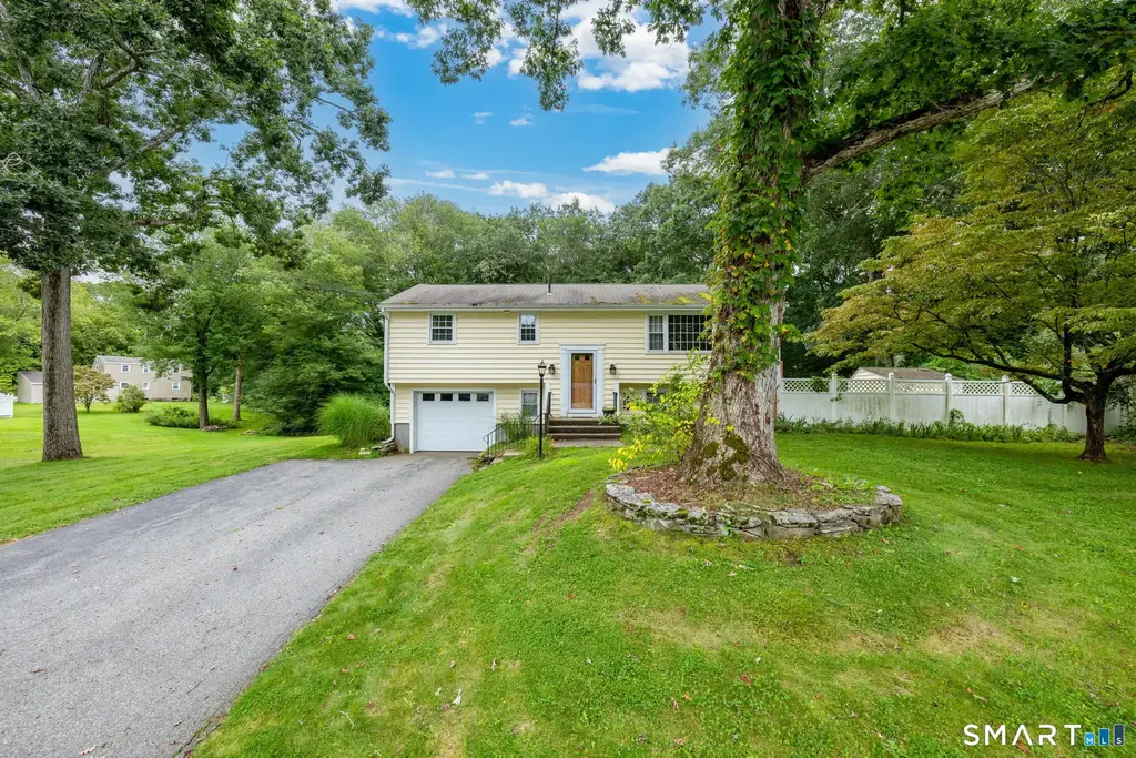 39 Beechwood Drive, Colchester
