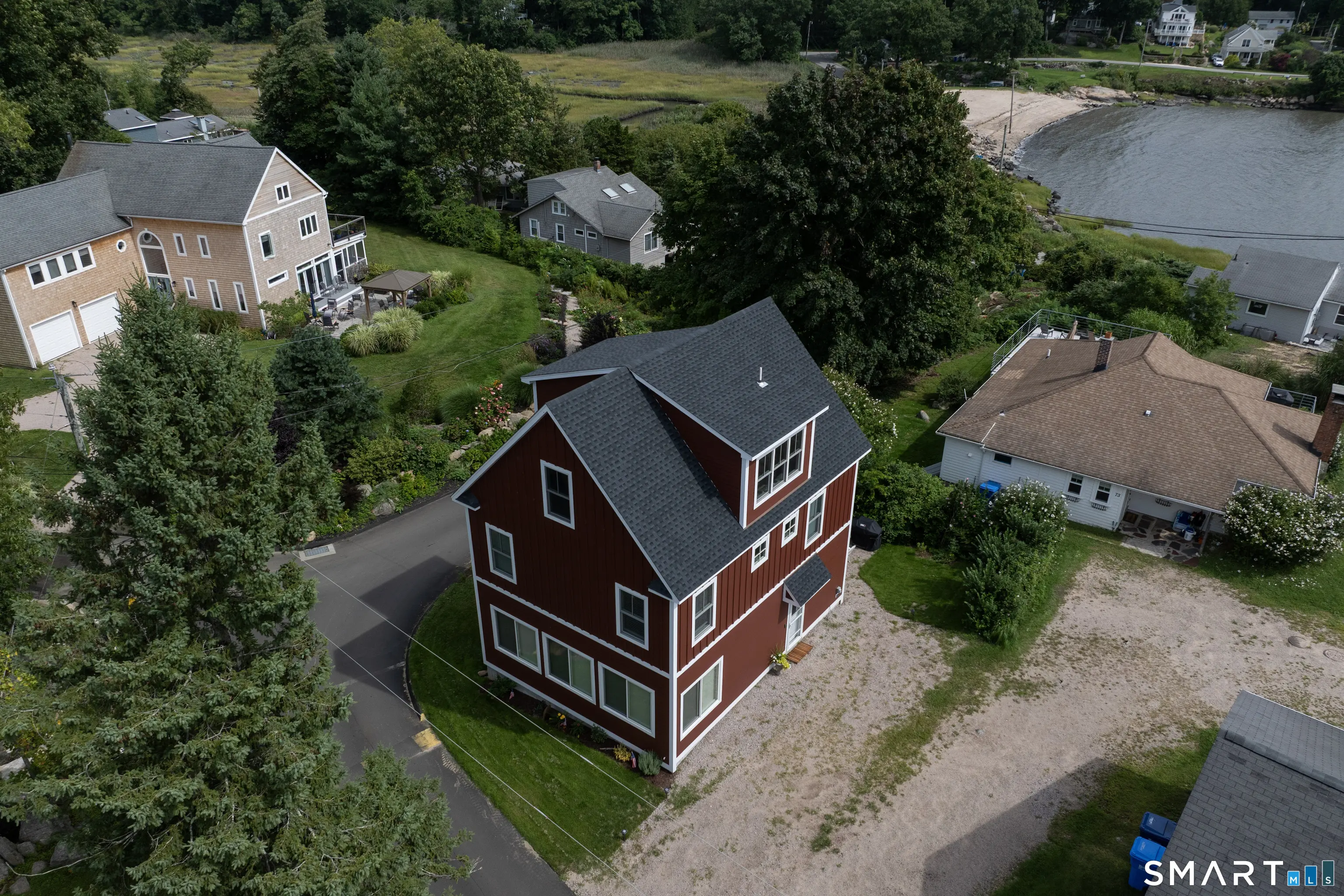 77 Reeves Avenue, Guilford
