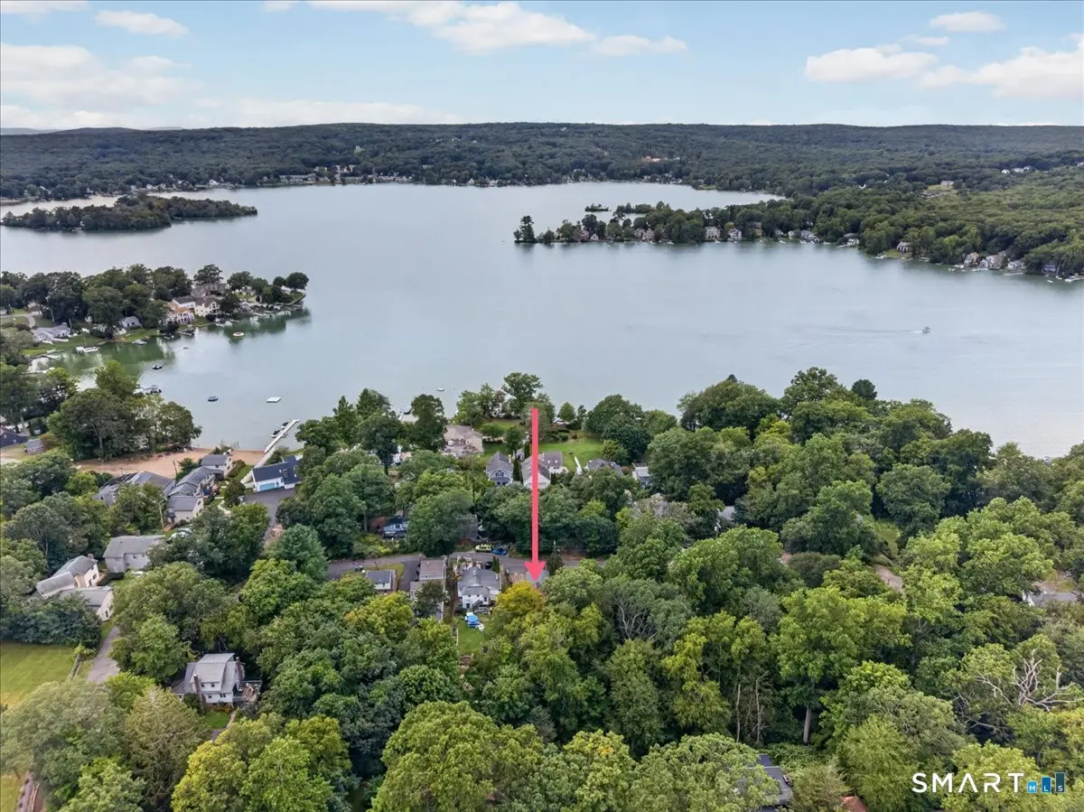 9 Brook Trail, East Hampton