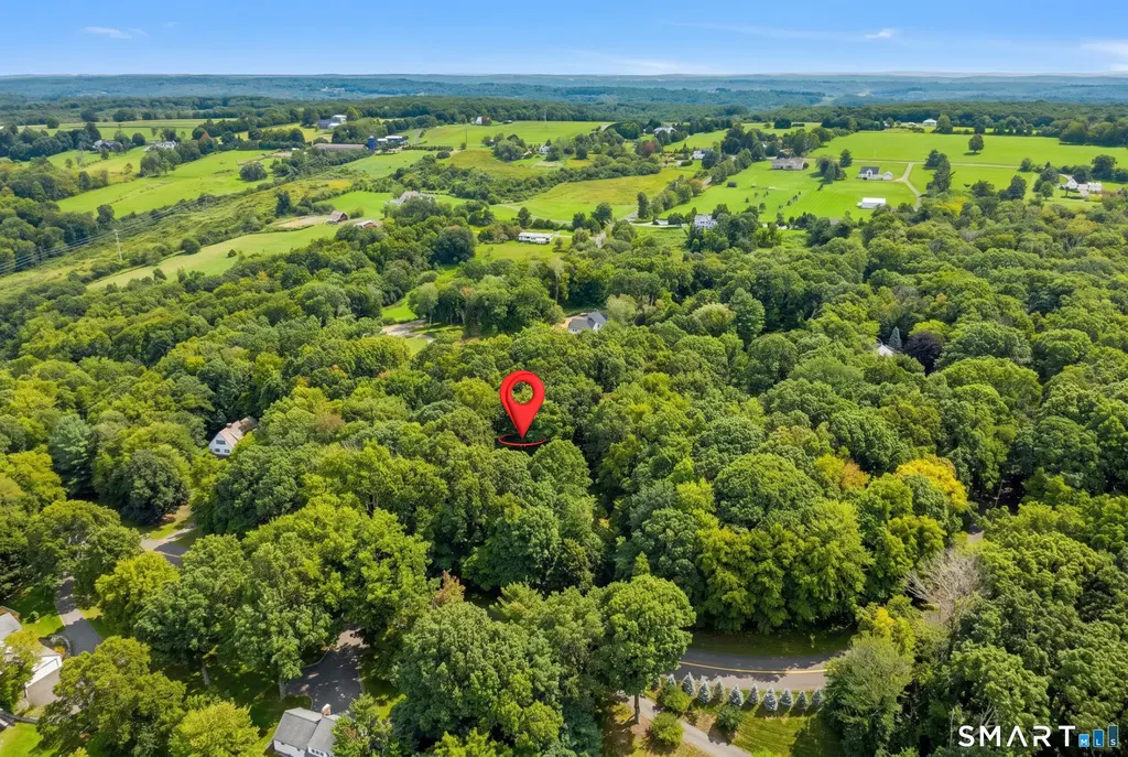 16 Jonathan Drive, Roxbury