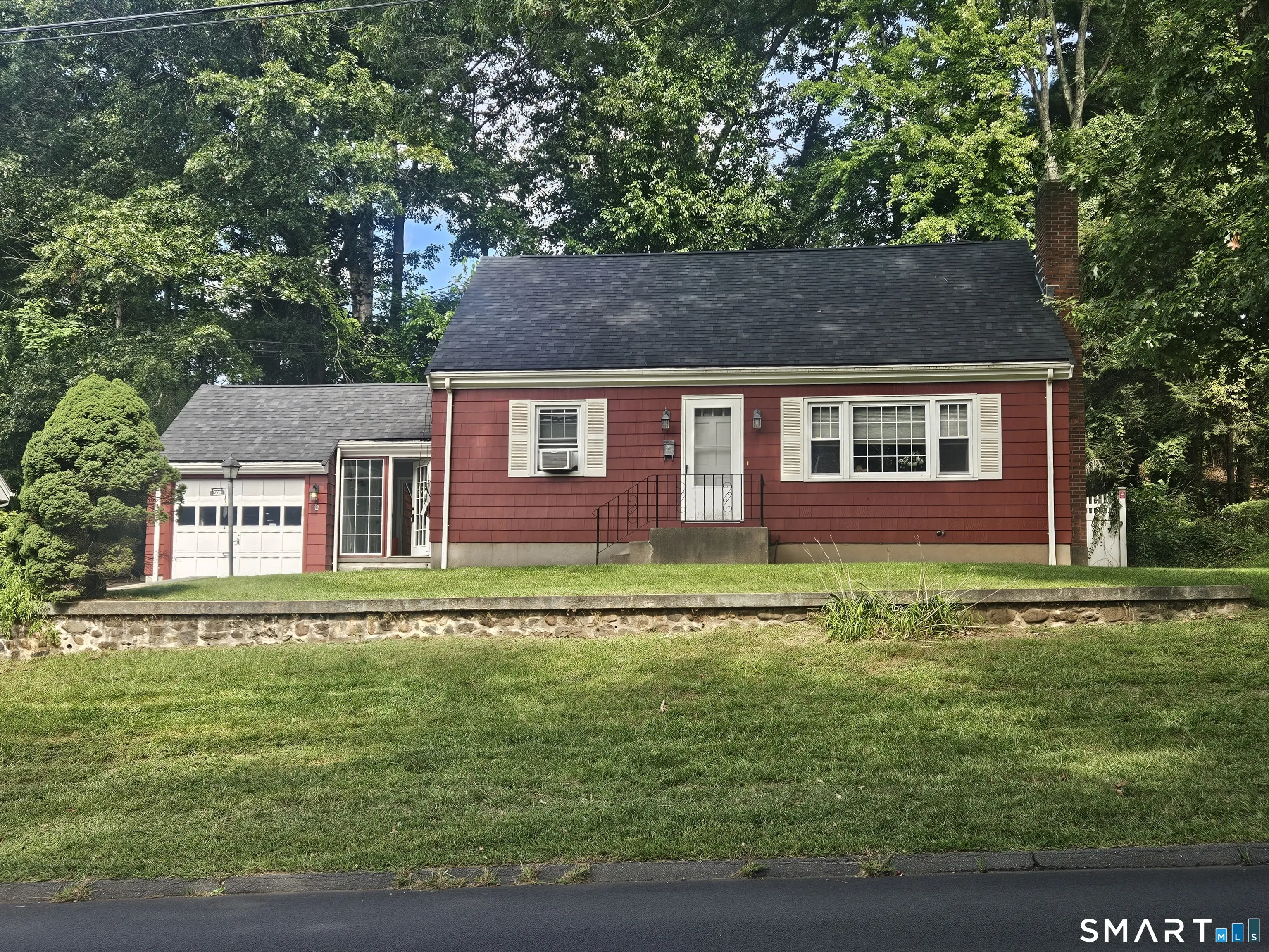 309 Carter Lane, Southington