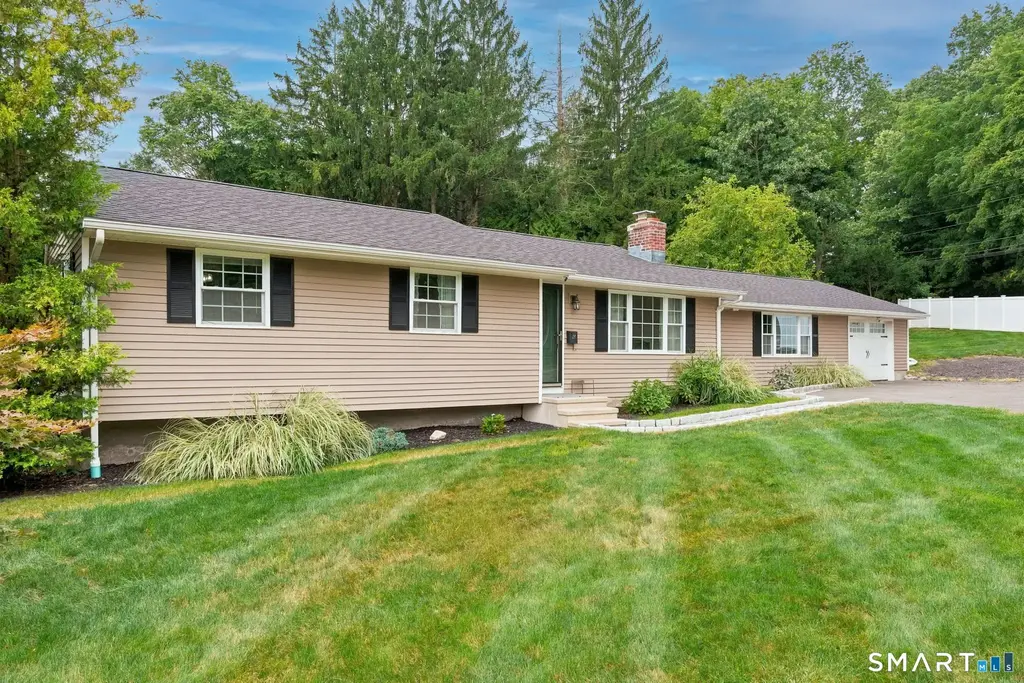 6 Pine Street, Naugatuck
