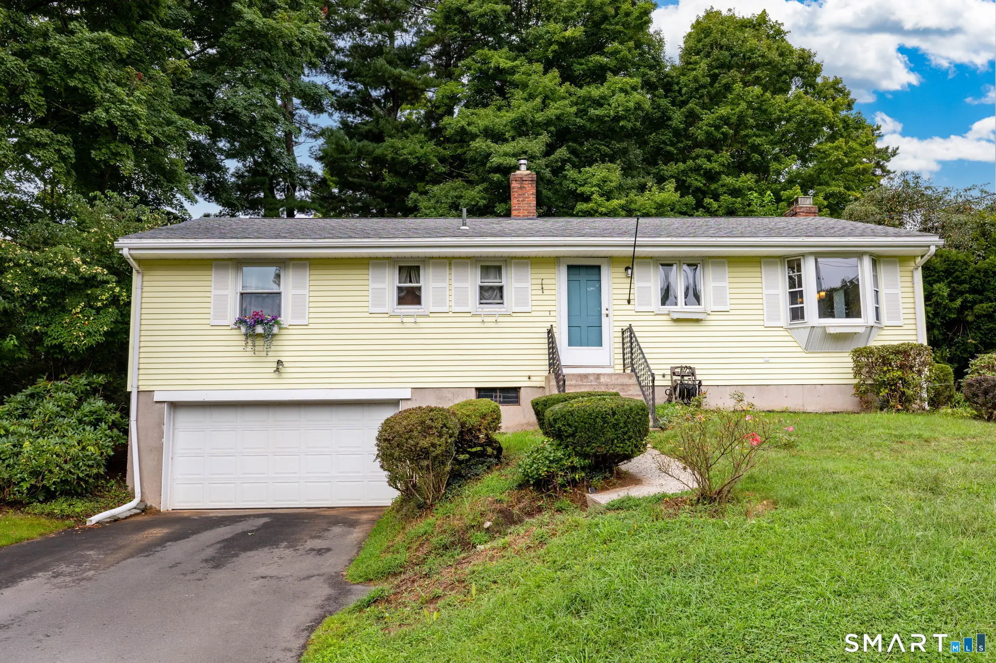1419 Poquonock Avenue, Windsor