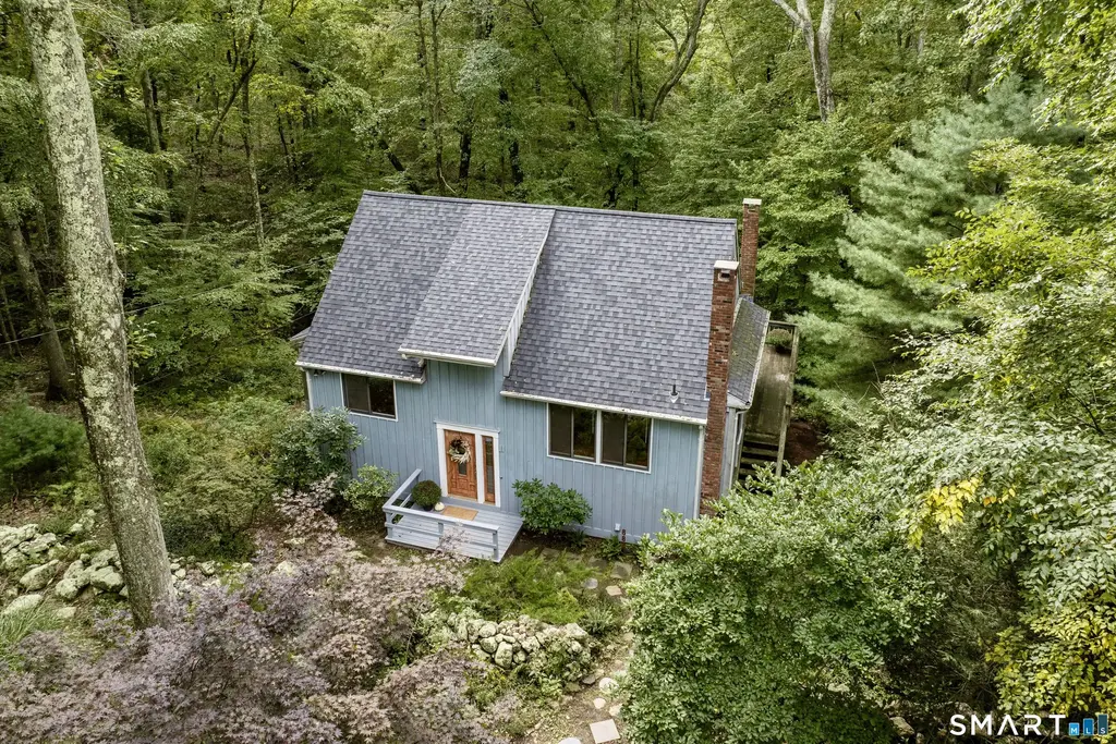 882 Moose Hill Road, Guilford