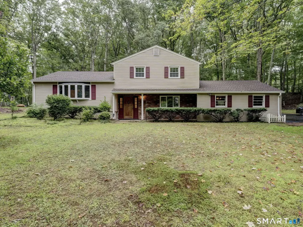 18 Saint Francis Woods Road, Madison