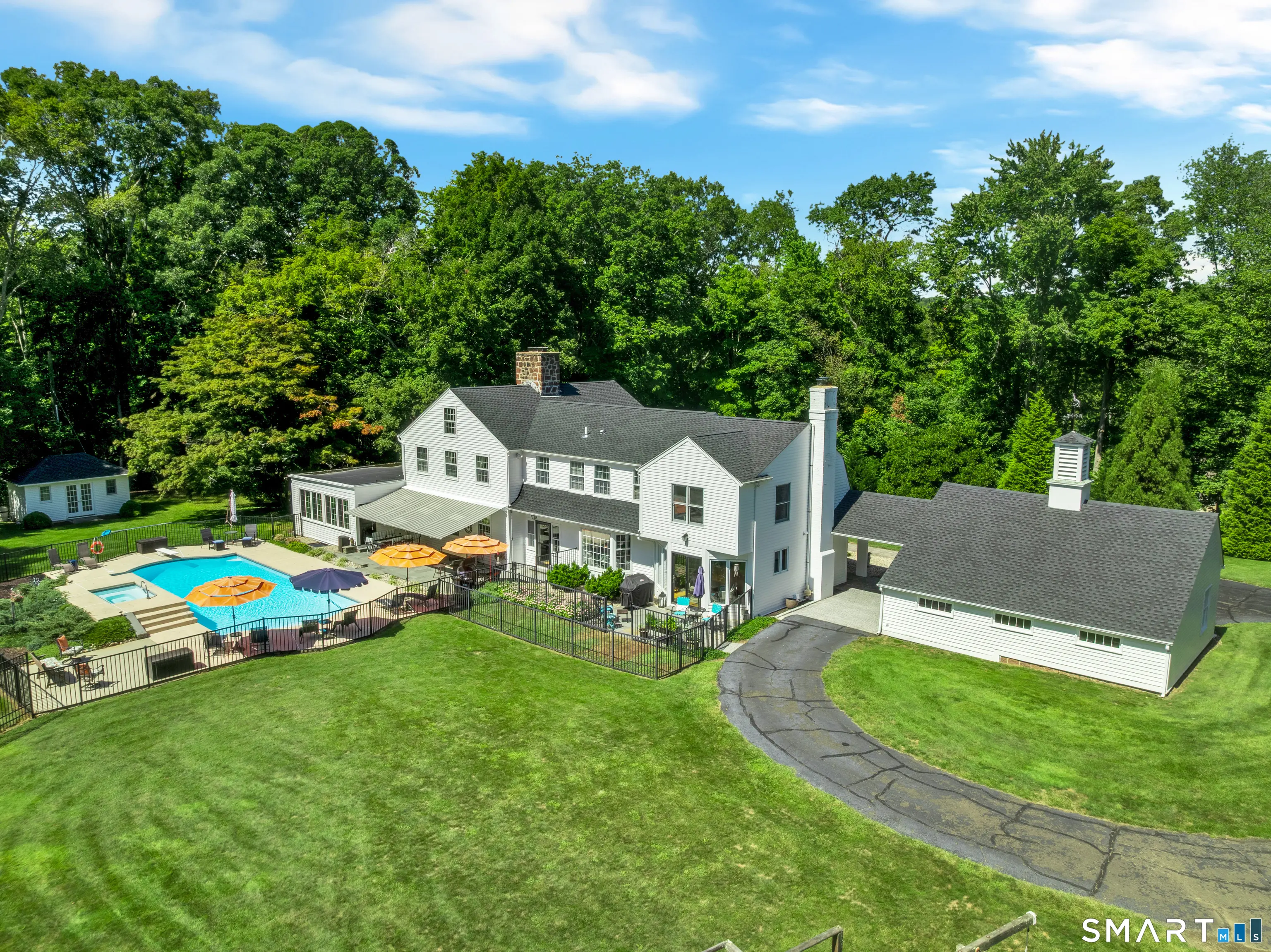 40 Brookhills Road, Branford
