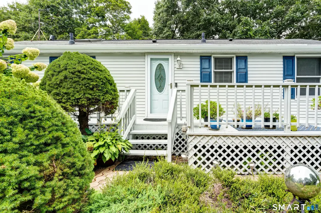 17 Blaine Avenue, Clinton