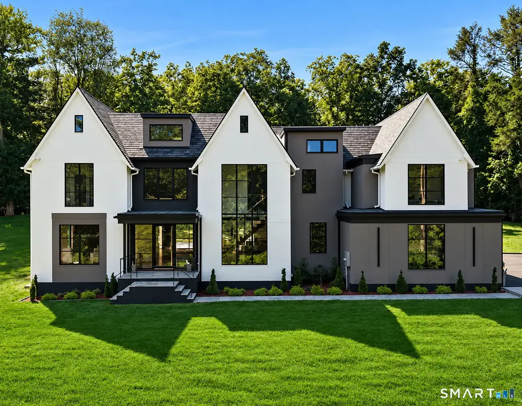 1 Twin Oaks Lane, Westport